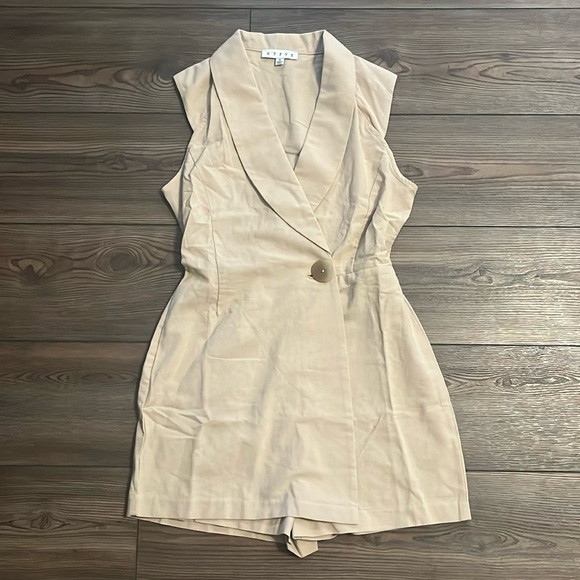 HYFVE Pants - NWOT-HYFVE Dressy Khaki Romper